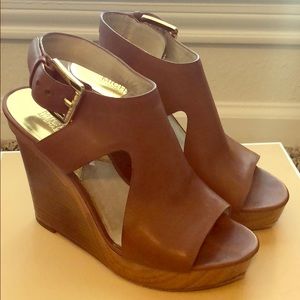 Michael Kors Josephine Wedge Size 7